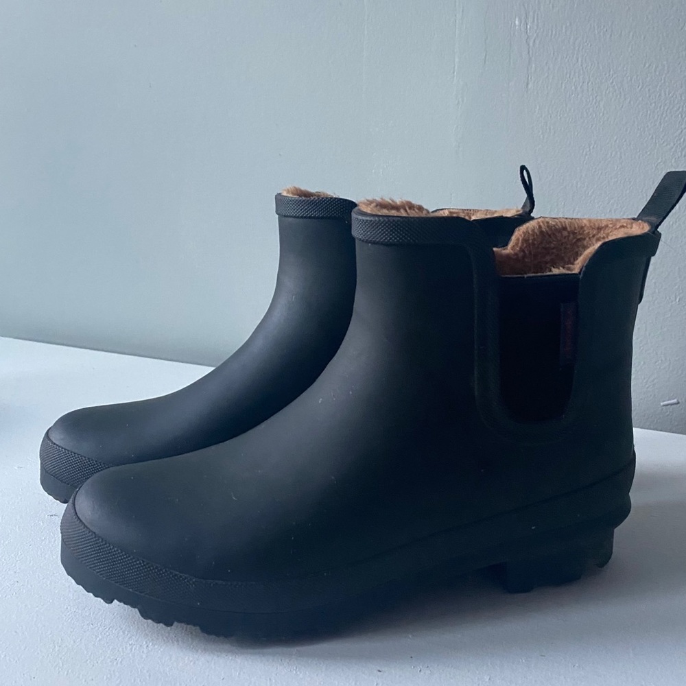 BLACK DURABLE BOOTS✨✨✨✨✨